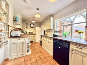 Photo 16- click for photo gallery